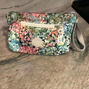 Kipling Crossbody- multicolor print. Goes with everything Summer!
